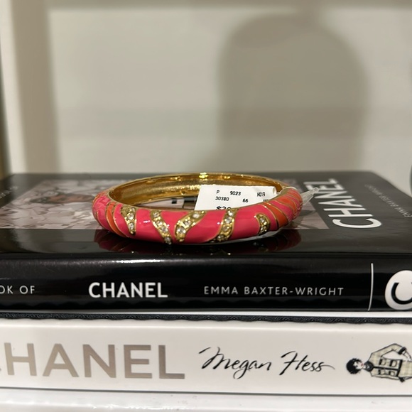 Pink Rhin Cache Bangle - Picture 5 of 7